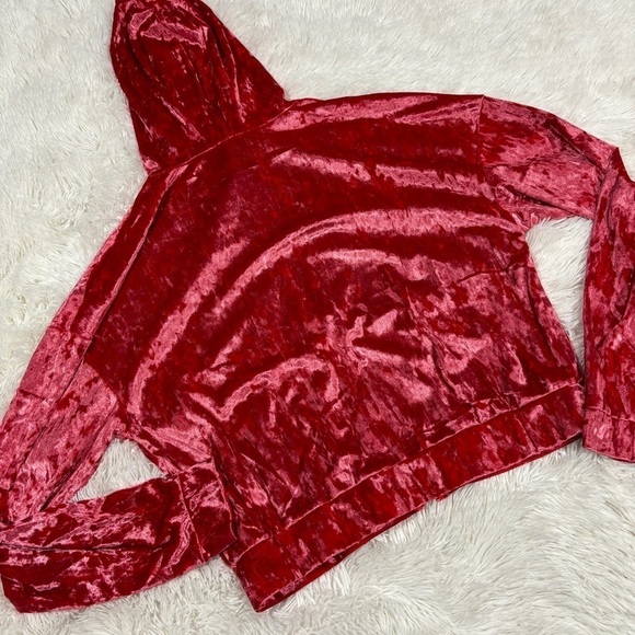 Fabletics Crushed Velour Zip Up Hoodie Strawberry Red NWT Medium - Picture 8 of 11